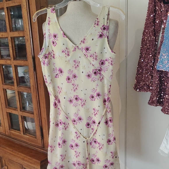 Princess Polly Cream and Pink Slip Dress V-Neck Mini - Picture 6 of 10